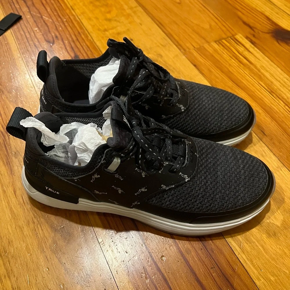 TRUE golf shoes - Picture 1 of 7